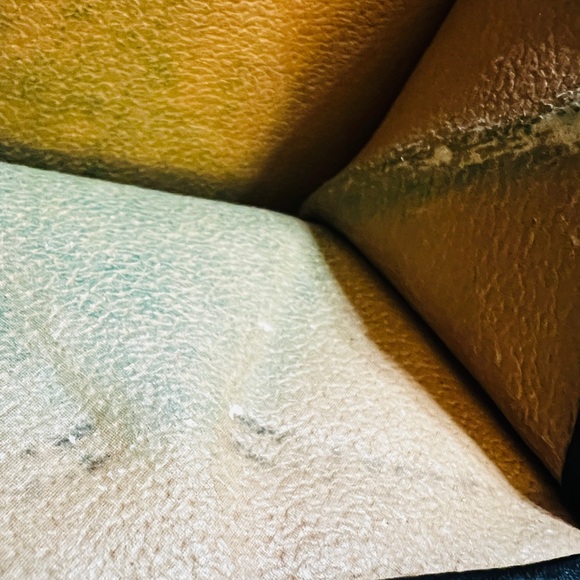 Dooney & Bourke Pebble Grain Wallet - Picture 11 of 11